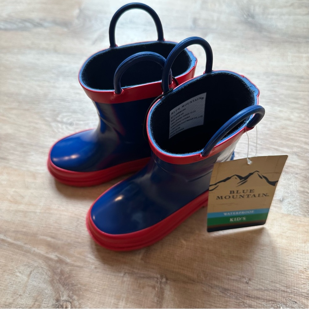 NWT Kids' Blue and Red Rain Boots Size 5/6